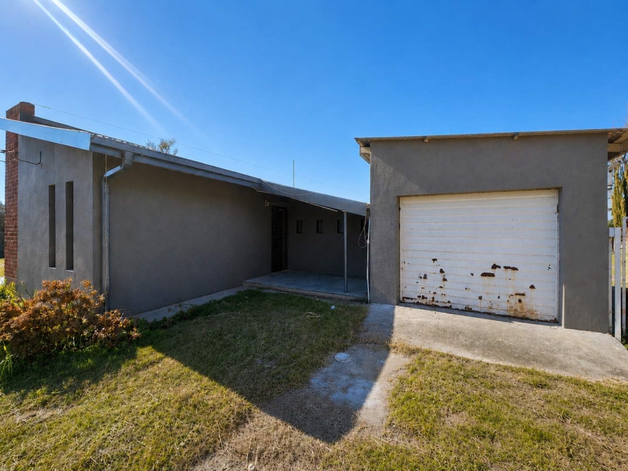 4 Bedroom Property for Sale in Ladybrand Free State